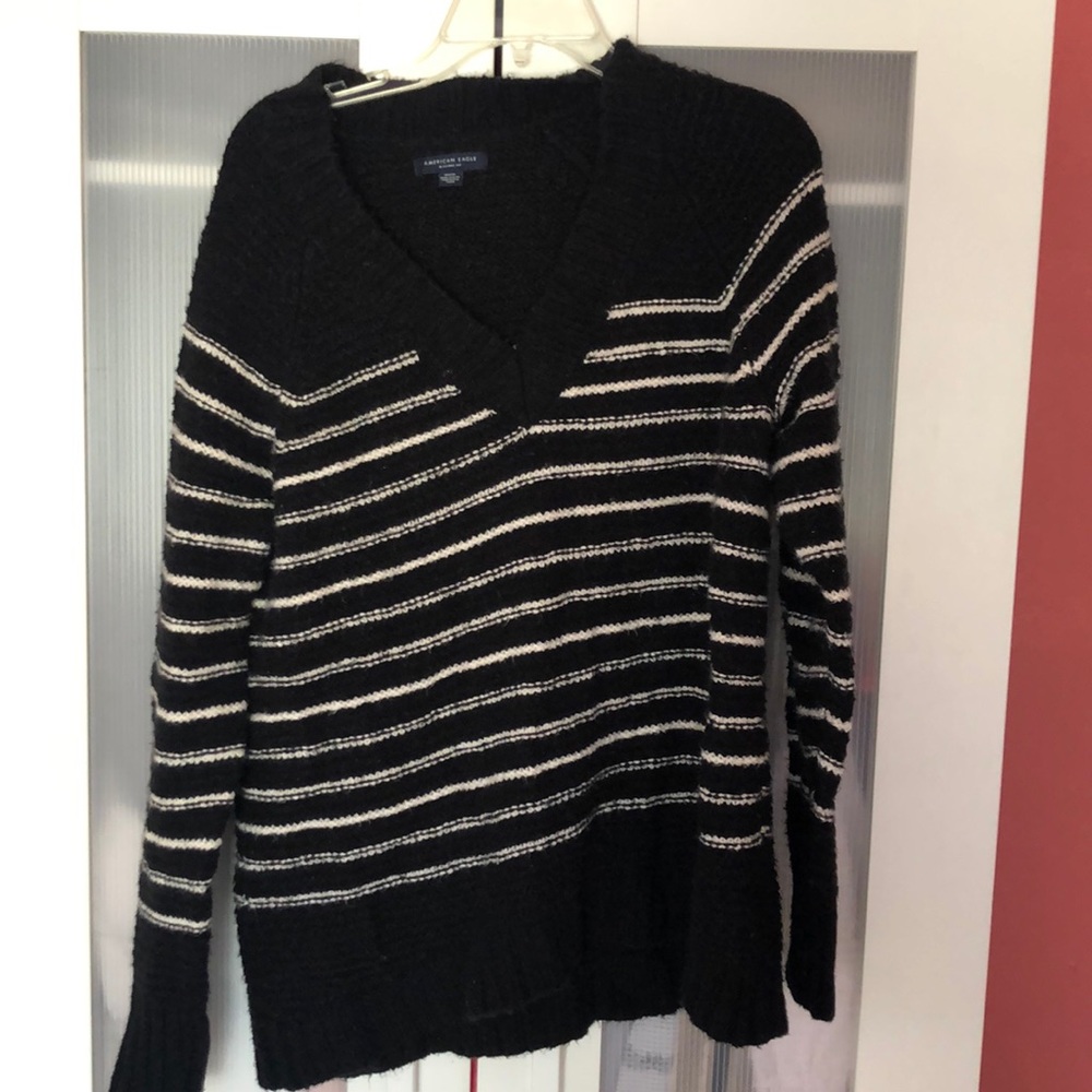 AE: Jegging Fit Sweater (size M)